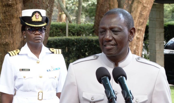 President-William-Ruto-with-his-new-deputy-aide-de-camp-Lieutenant-Colonel-Joan-Osweto